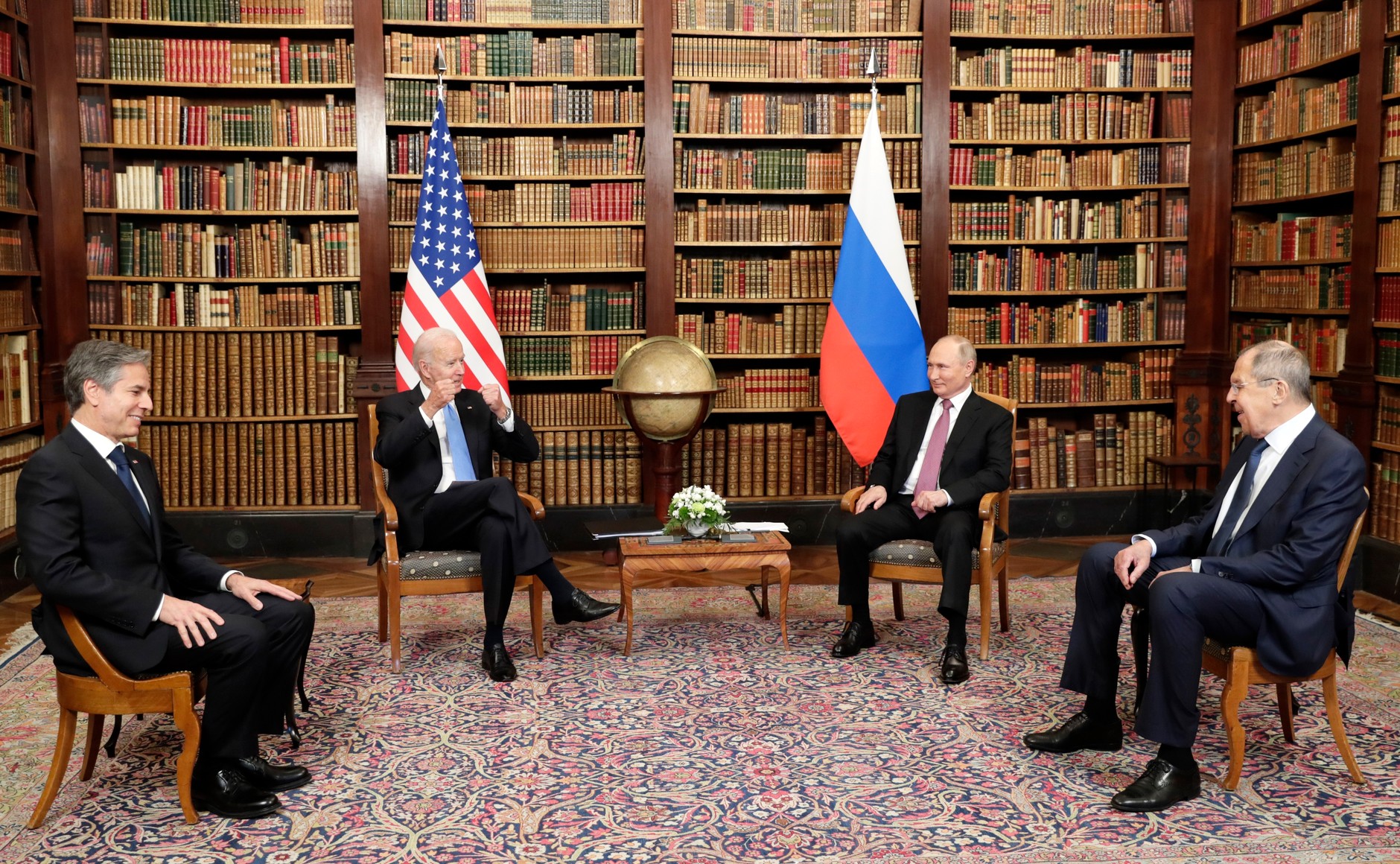 Встреча Байдена и Путина началась в Женеве. Могут обсудить Беларусь