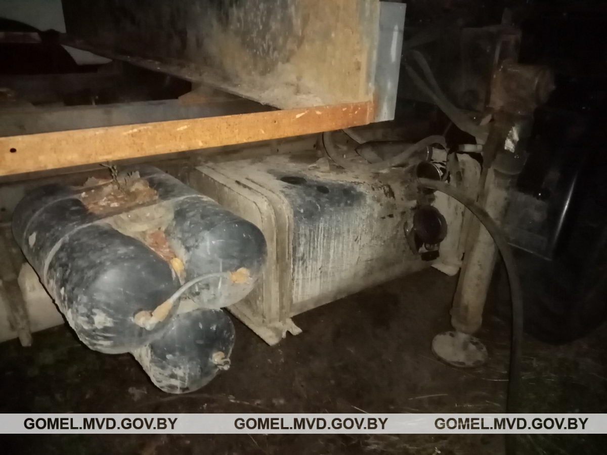 Светлогорский тракторист похитил 200 литров дизтоплива