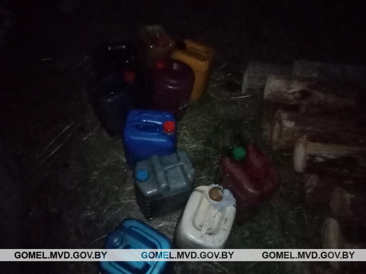 Светлогорский тракторист похитил 200 литров дизтоплива