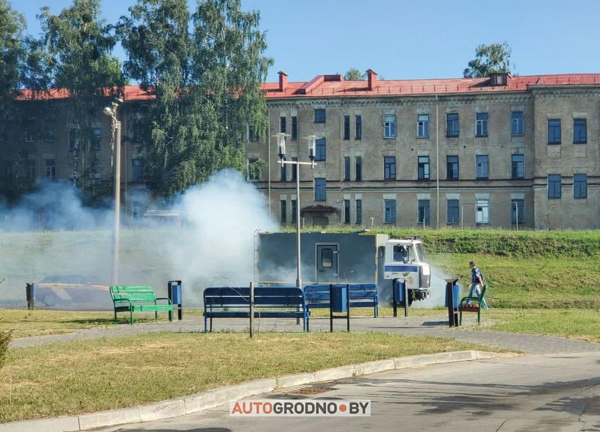 В Гродно задымился автозак - видеофакт