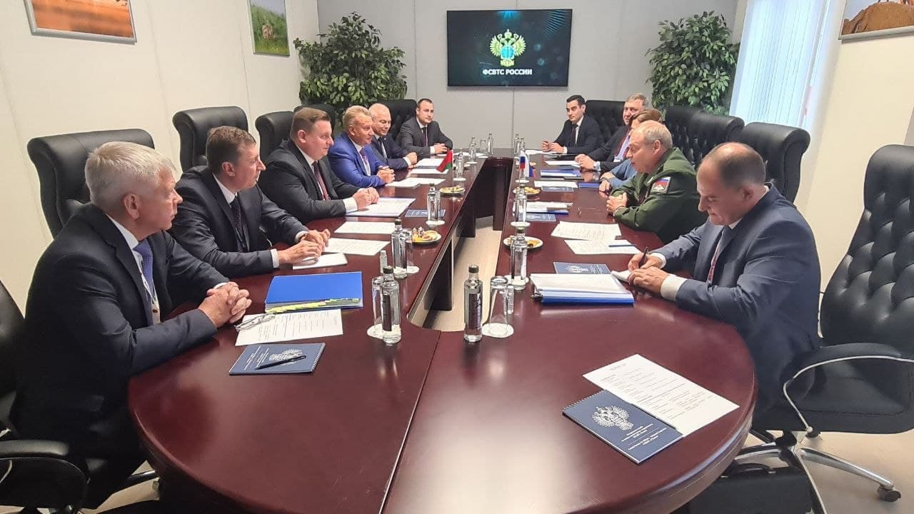 Глава Госкомвоенпрома в Москве провел переговоры с замдиректора ФСВТС России