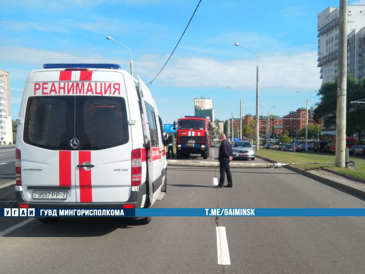 Легковушка снесла столб в Минске