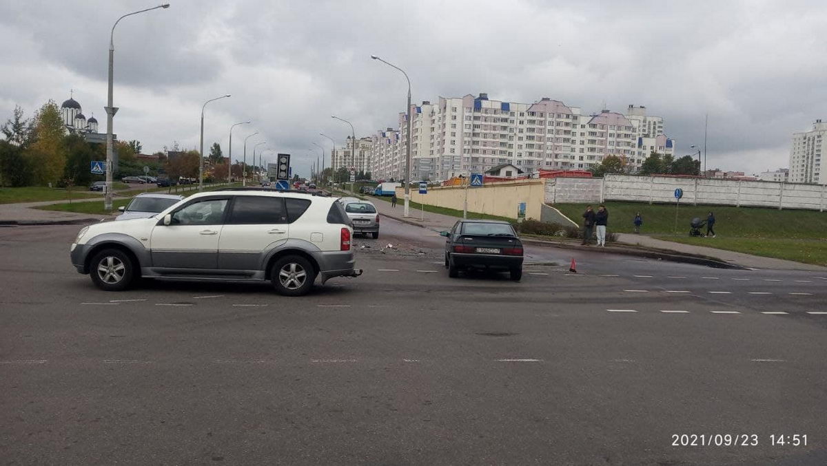 В Минске столкнулись два "Ситроена", один опрокинулся