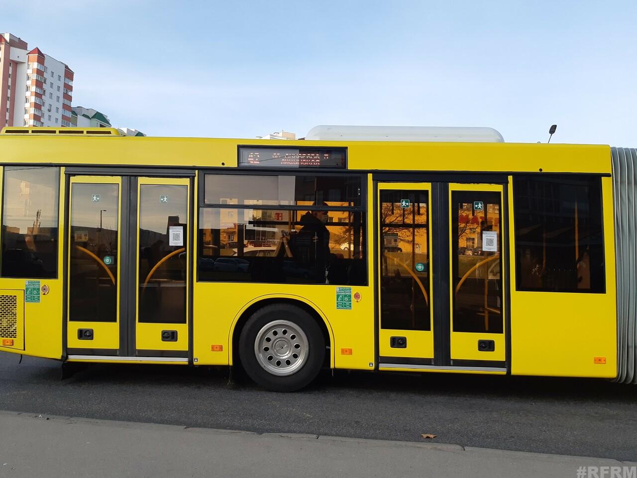 Минские автобусы вышли на рейсы без объявлений о масочном режиме – фотофакт
