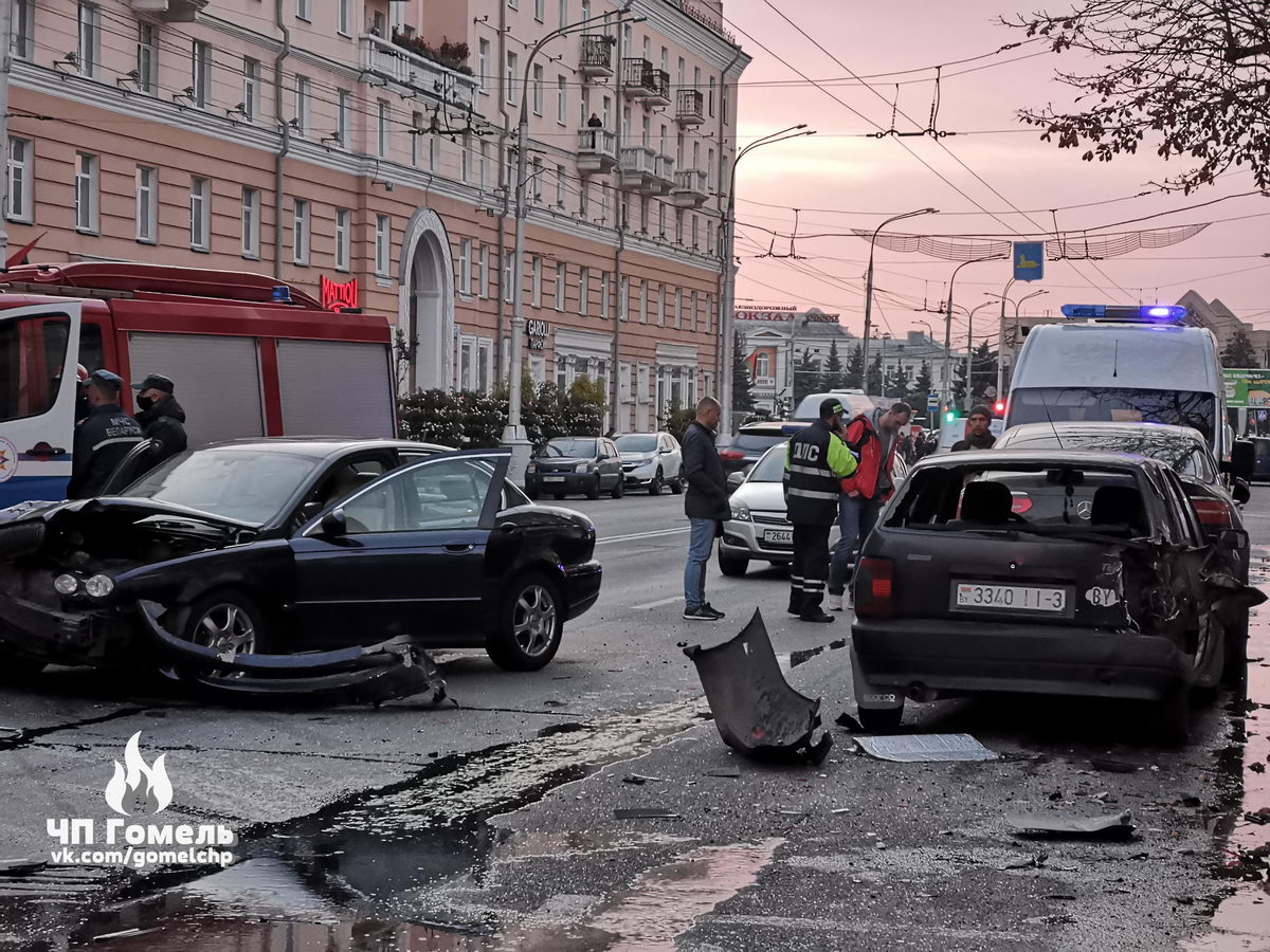 В ДТП в Гомеле пострадали два человека