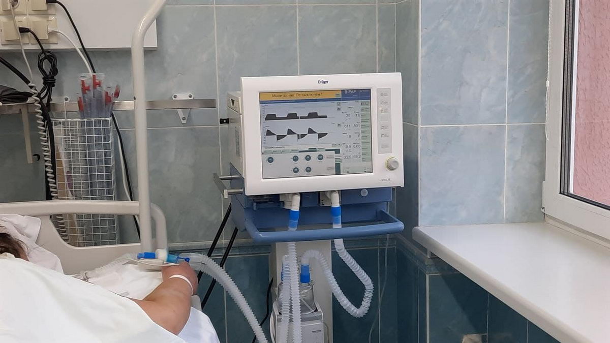 Лукашенко посетил "красную зону" Минской клинической больницы