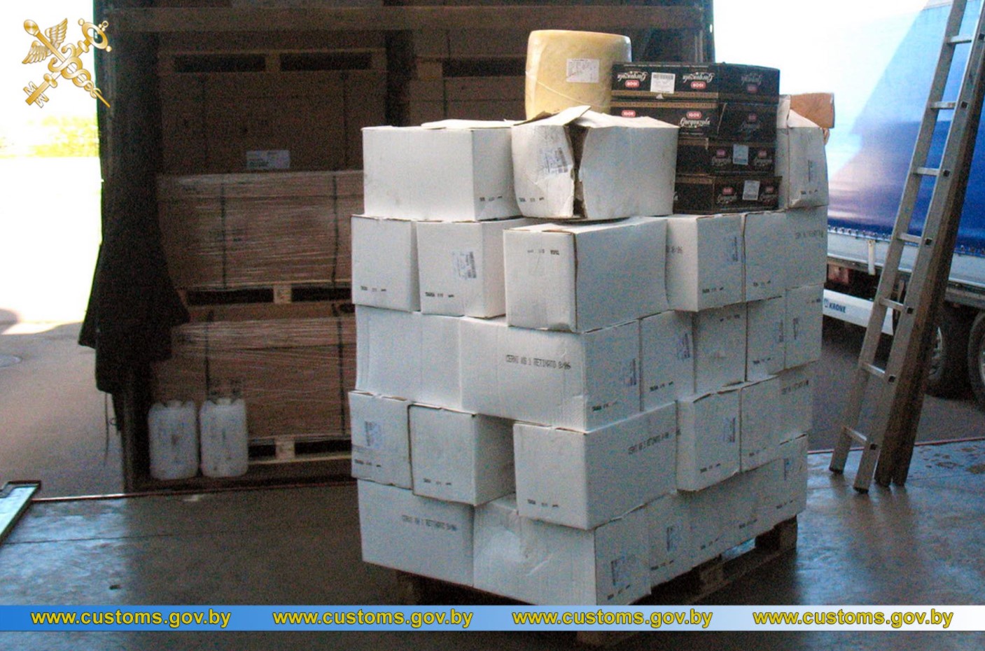 В фуре на границе с Польшей найдено 860 кг нелегального сыра для России