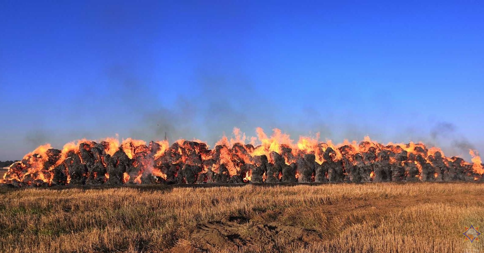 За воскресенье в Беларуси сгорело более 350 тонн соломы