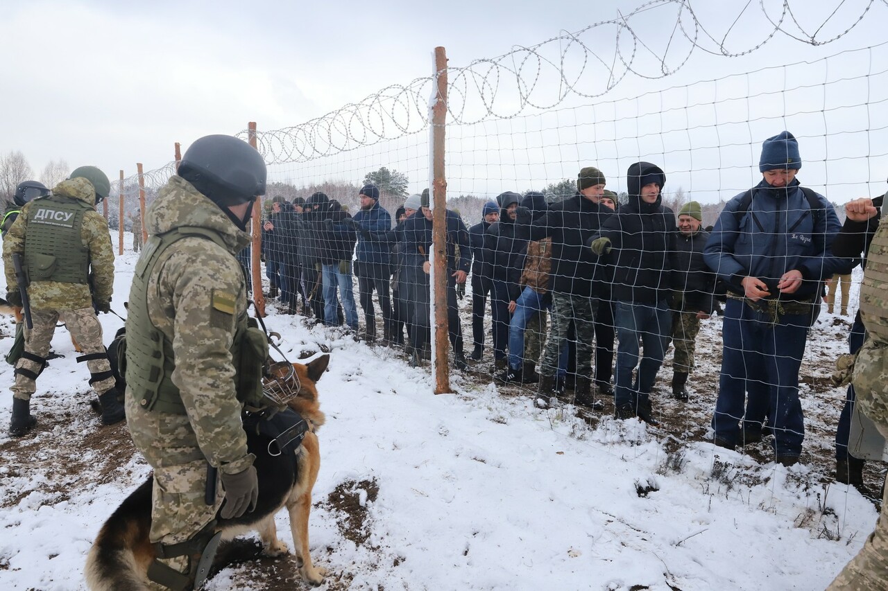 Украинские пограничники учатся противостоять мигрантам – фотофакт