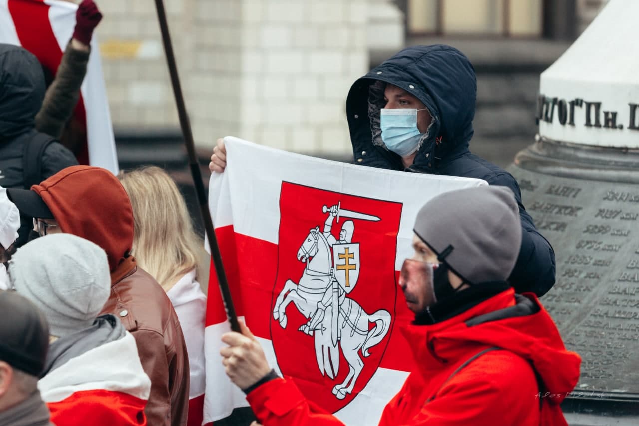 Беларусы ў Кіеве прайшлі маршам у гонар Слуцкага збройнага чыну