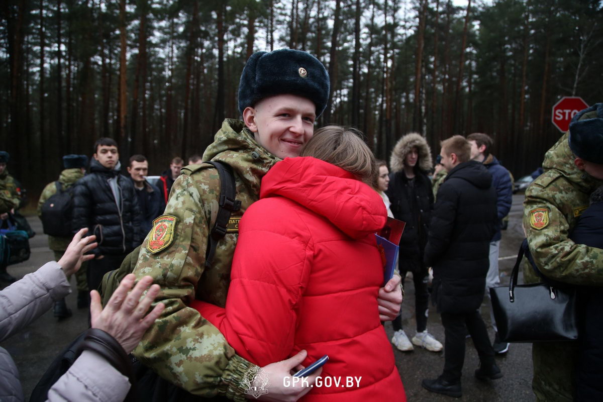 Более 1400 новобранцев погранвойск приняли военную присягу