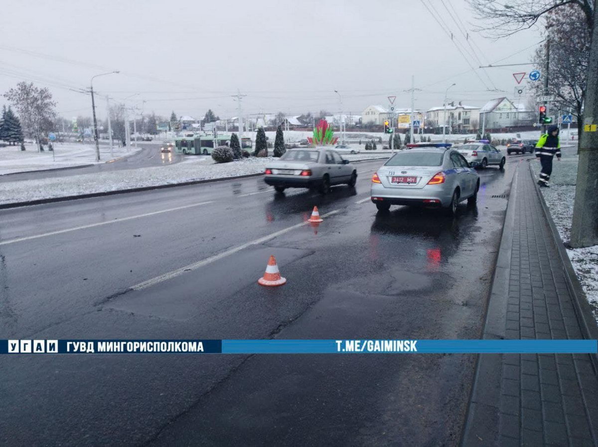 Милицейское авто столкнулось с электросамокатом в Минске