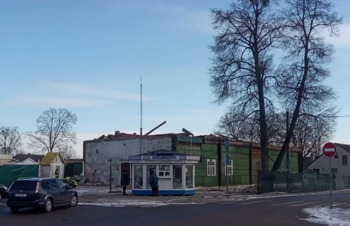 В Столбцах снесли местную достопримечательность - кинотеатр, построенный в 1960-х