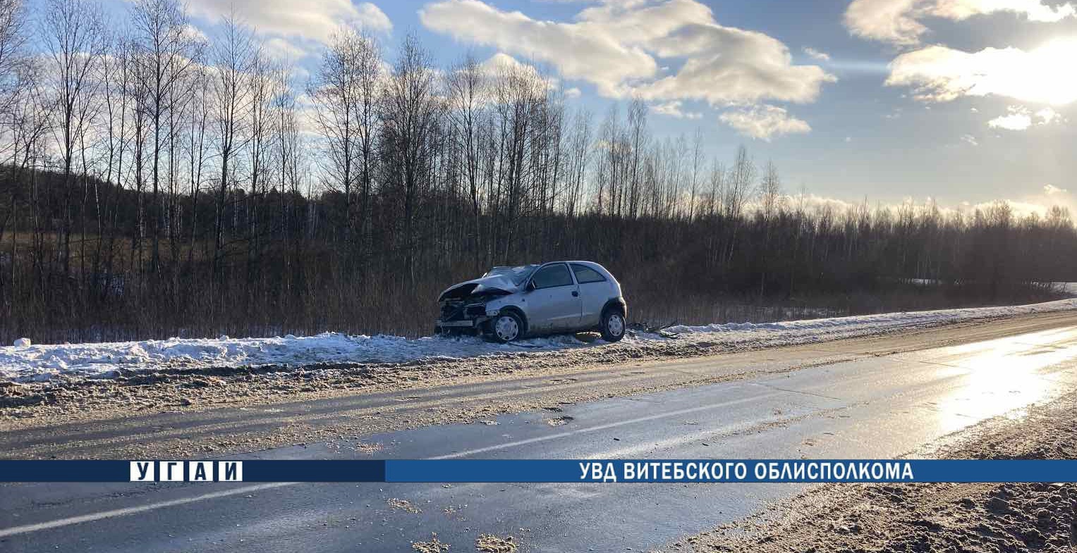 Фургон улетел в кювет после столкновения с легковушкой в Полоцком районе