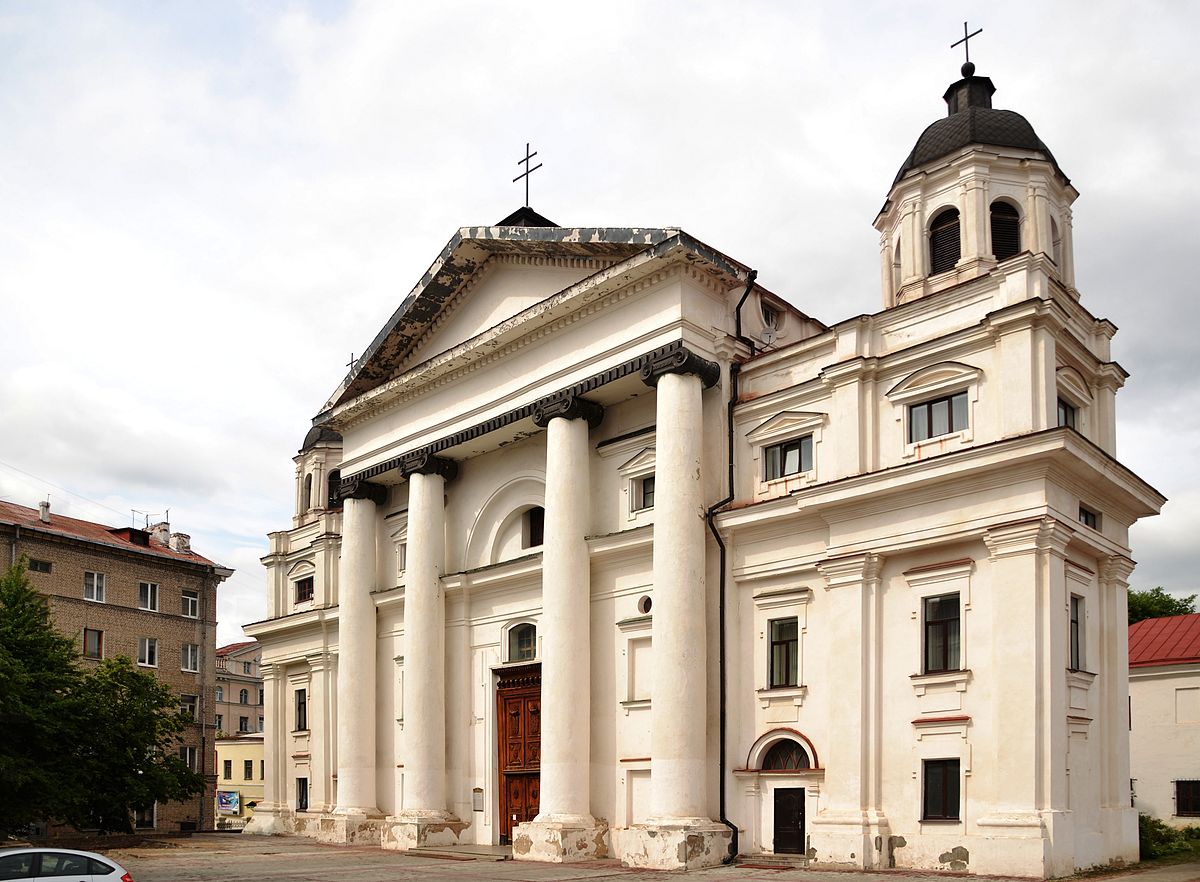 В Могилеве просят помочь в восстановлении поврежденного ветром католического собора
