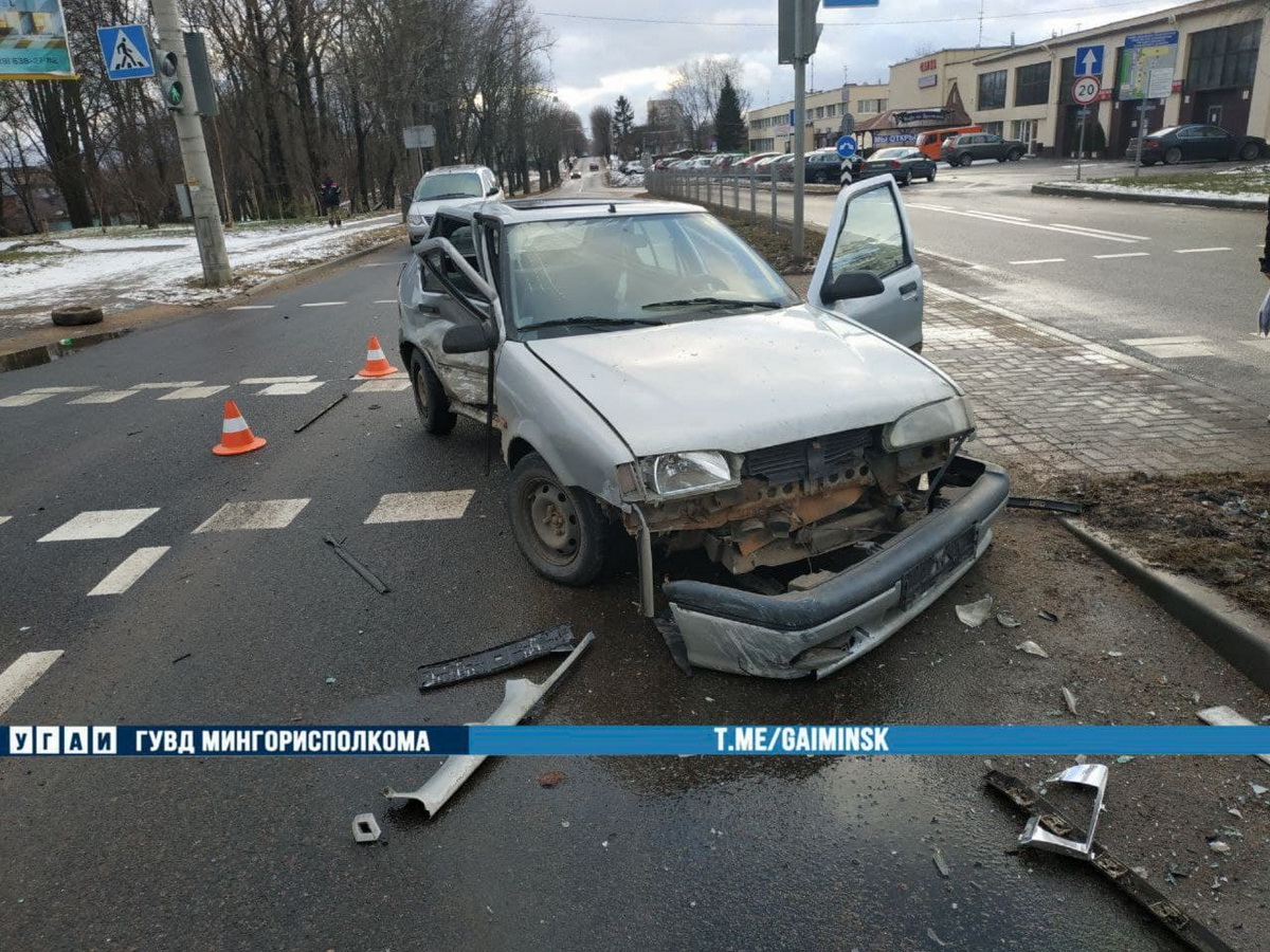 Пассажир легковушки пострадала в ДТП в Минске