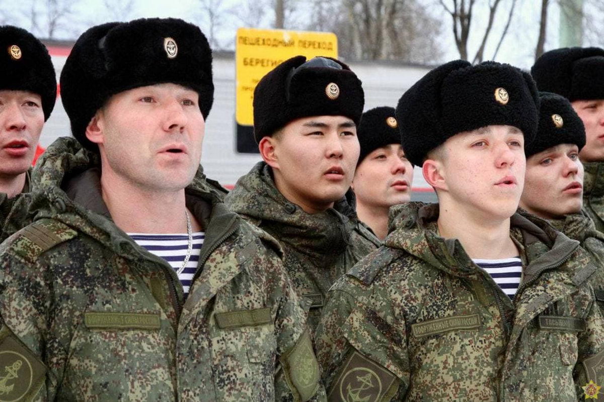 Российские войска прибывают в Беларусь - сколько, с чем и зачем?