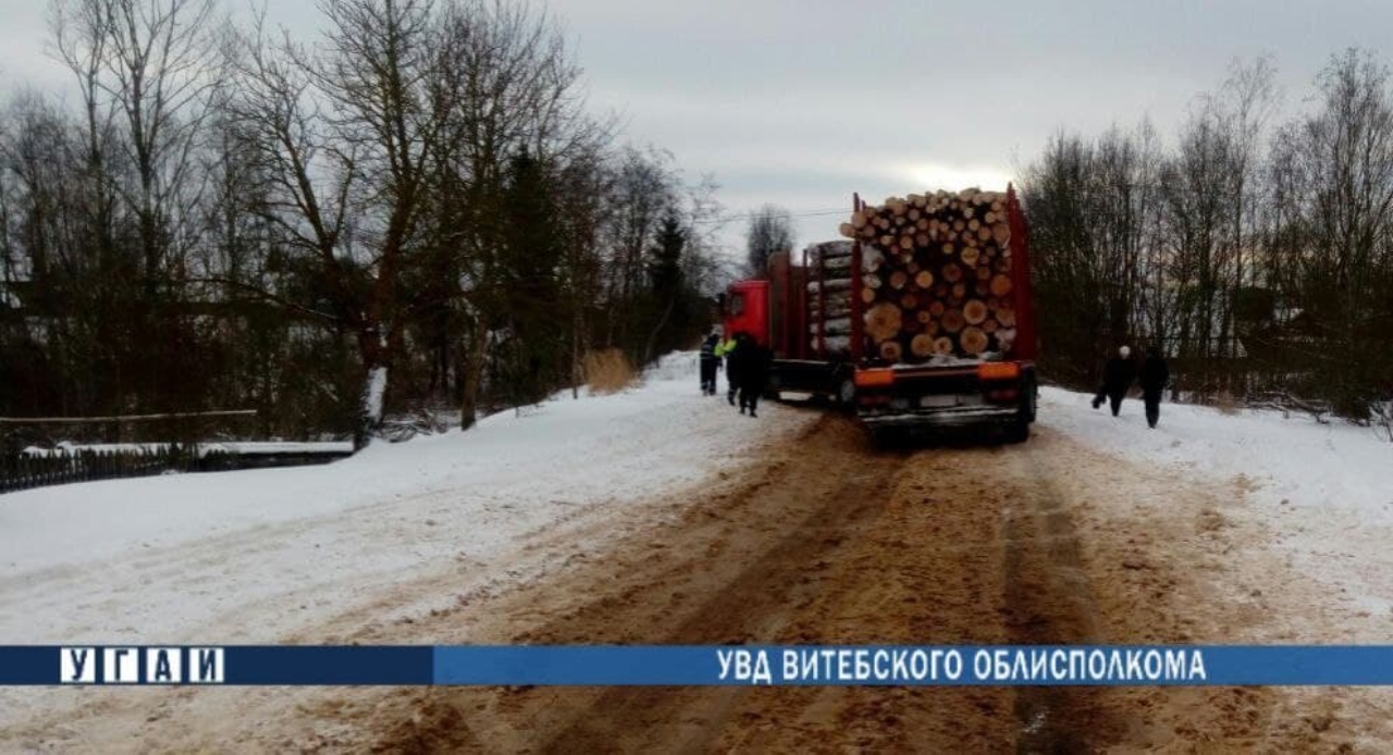 Лесовоз сбил пьяного велосипедиста в Ушачском районе