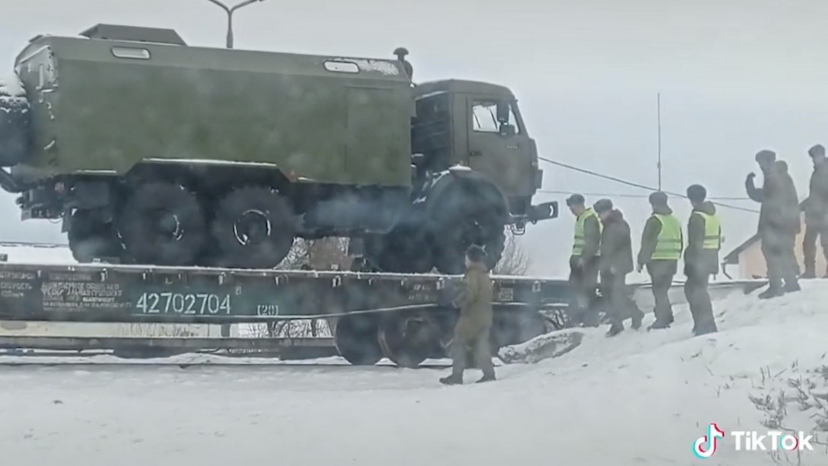 Появились новые снимки российских военных лагерей под Гомелем и Речицей