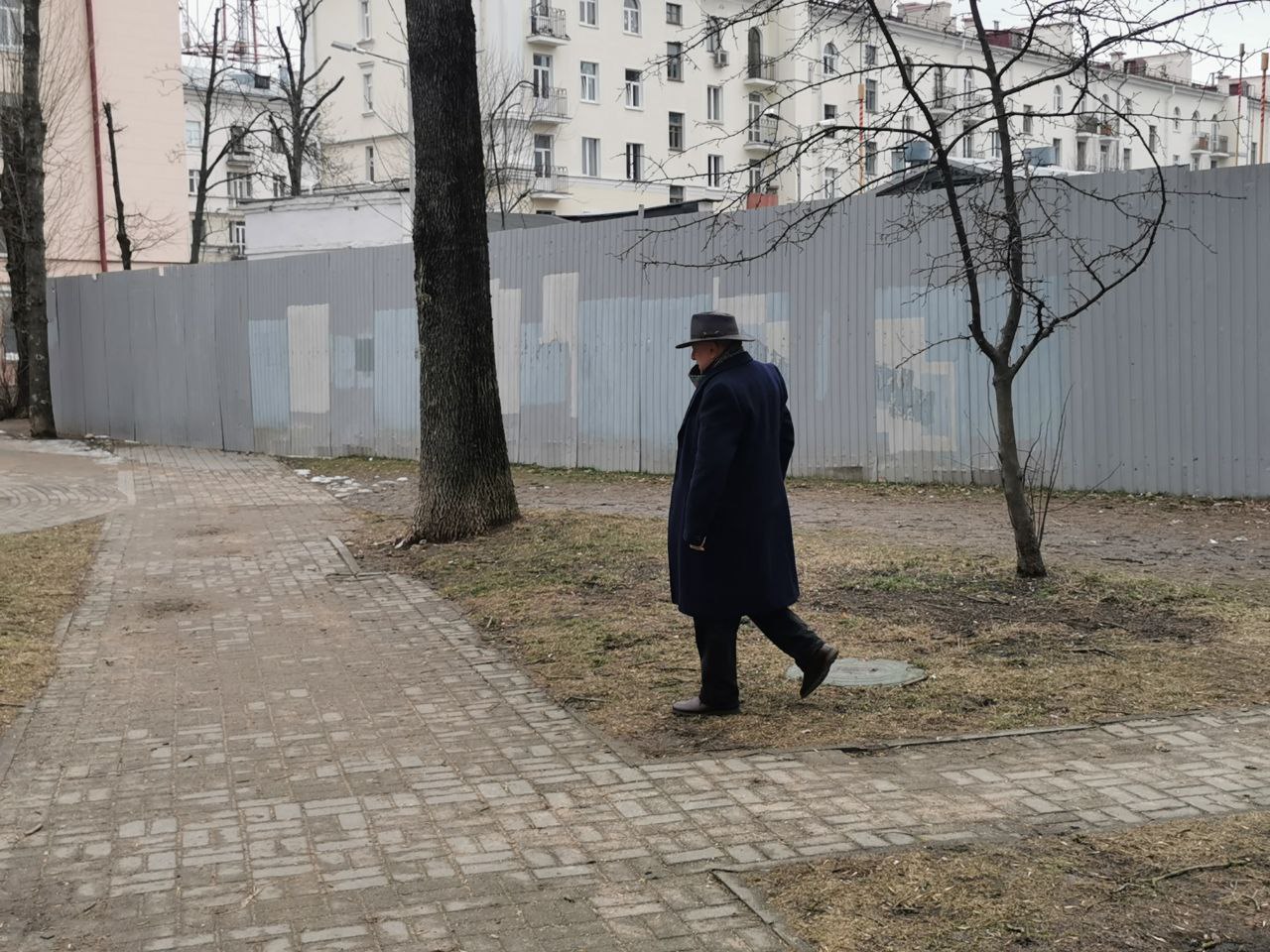 Фотоэтюд в серых тонах: Минск накануне референдума и в первые дни вторжения России в Украину