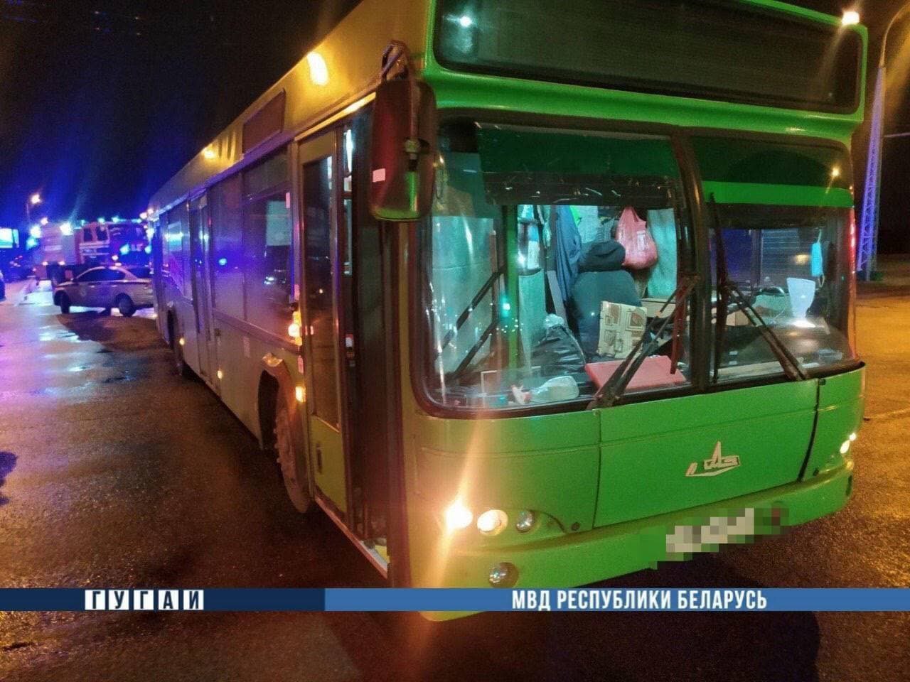 Водитель такси погиб в столкновении с автобусом в Бресте