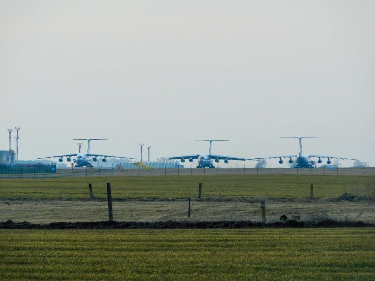 Российские транспортные самолеты в Гомеле - фотофакт