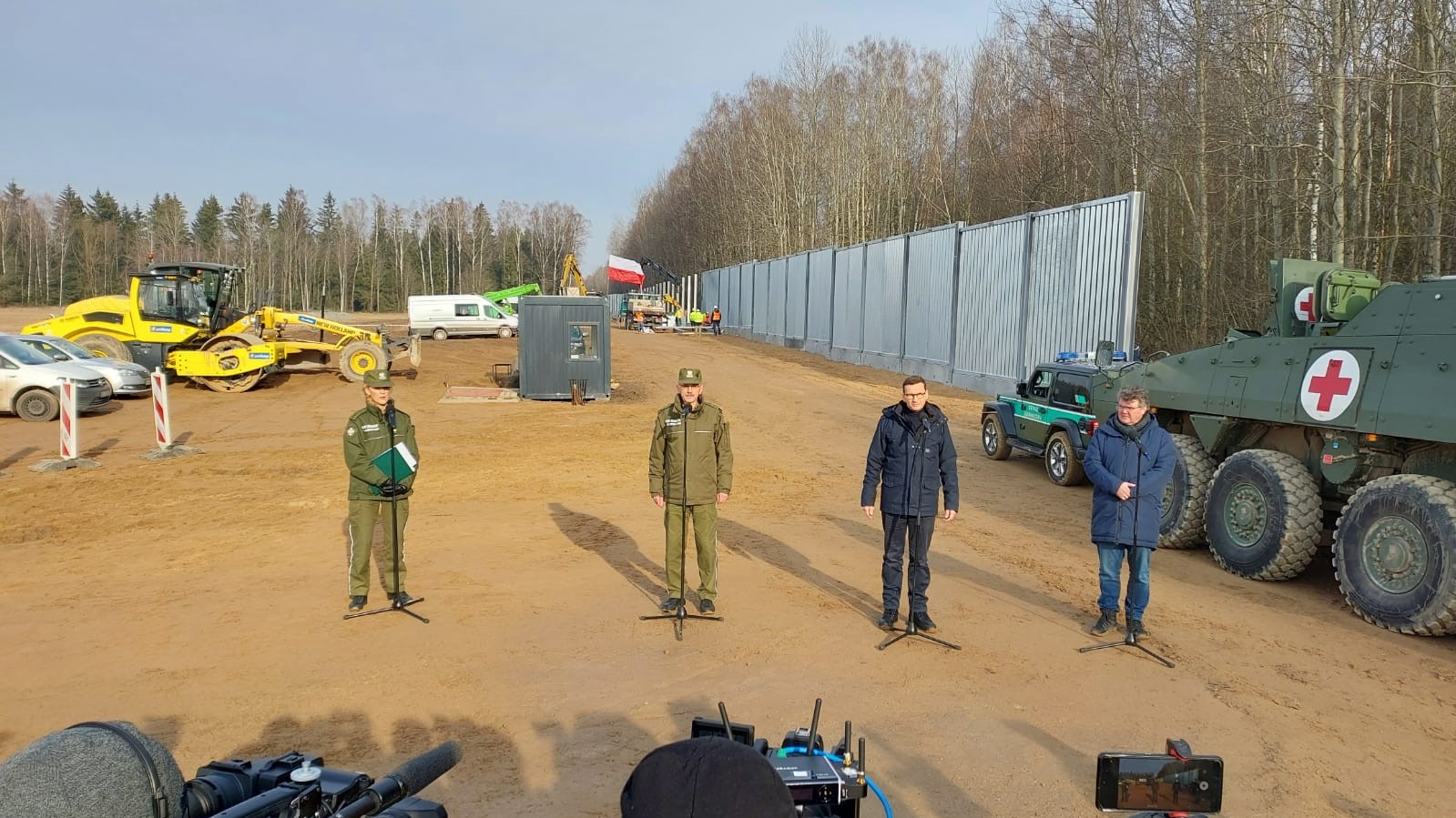 Польша показала, как выглядит забор на границе с Беларусью