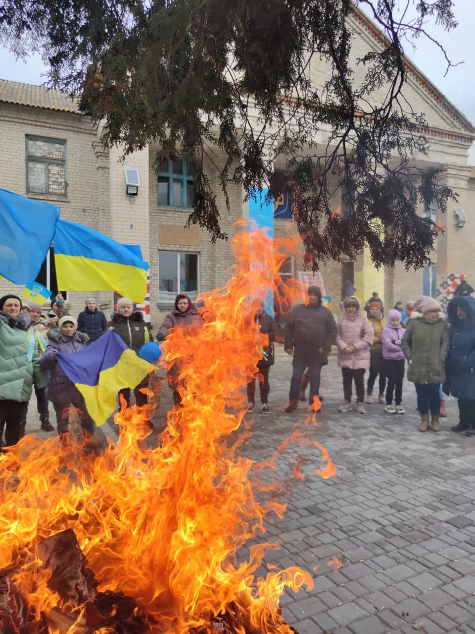 Жители Херсонской области продолжают протестовать против российского вторжения