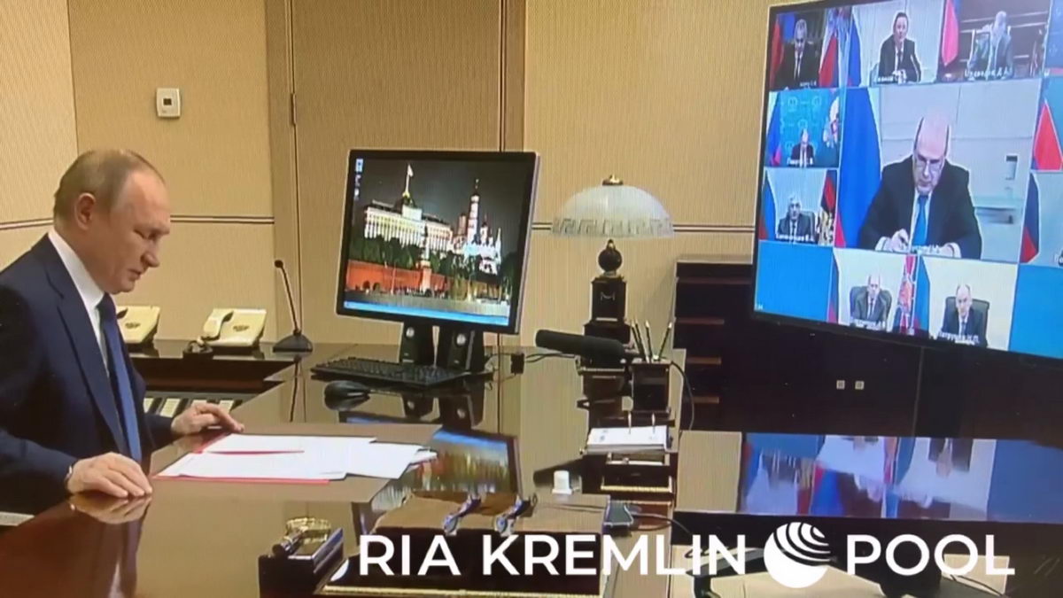 Российские СМИ показали Шойгу по видеосвязи