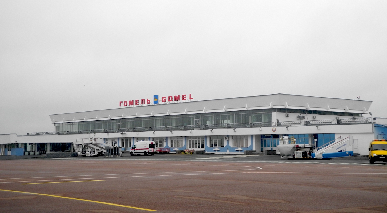 Для бомбежек Украины россияне используют гражданский аэропорт Гомеля