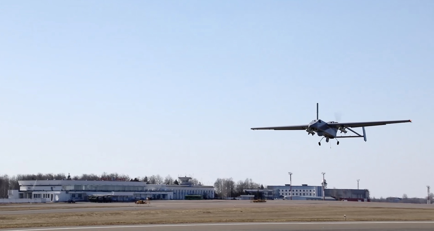 Для бомбежек Украины россияне используют гражданский аэропорт Гомеля