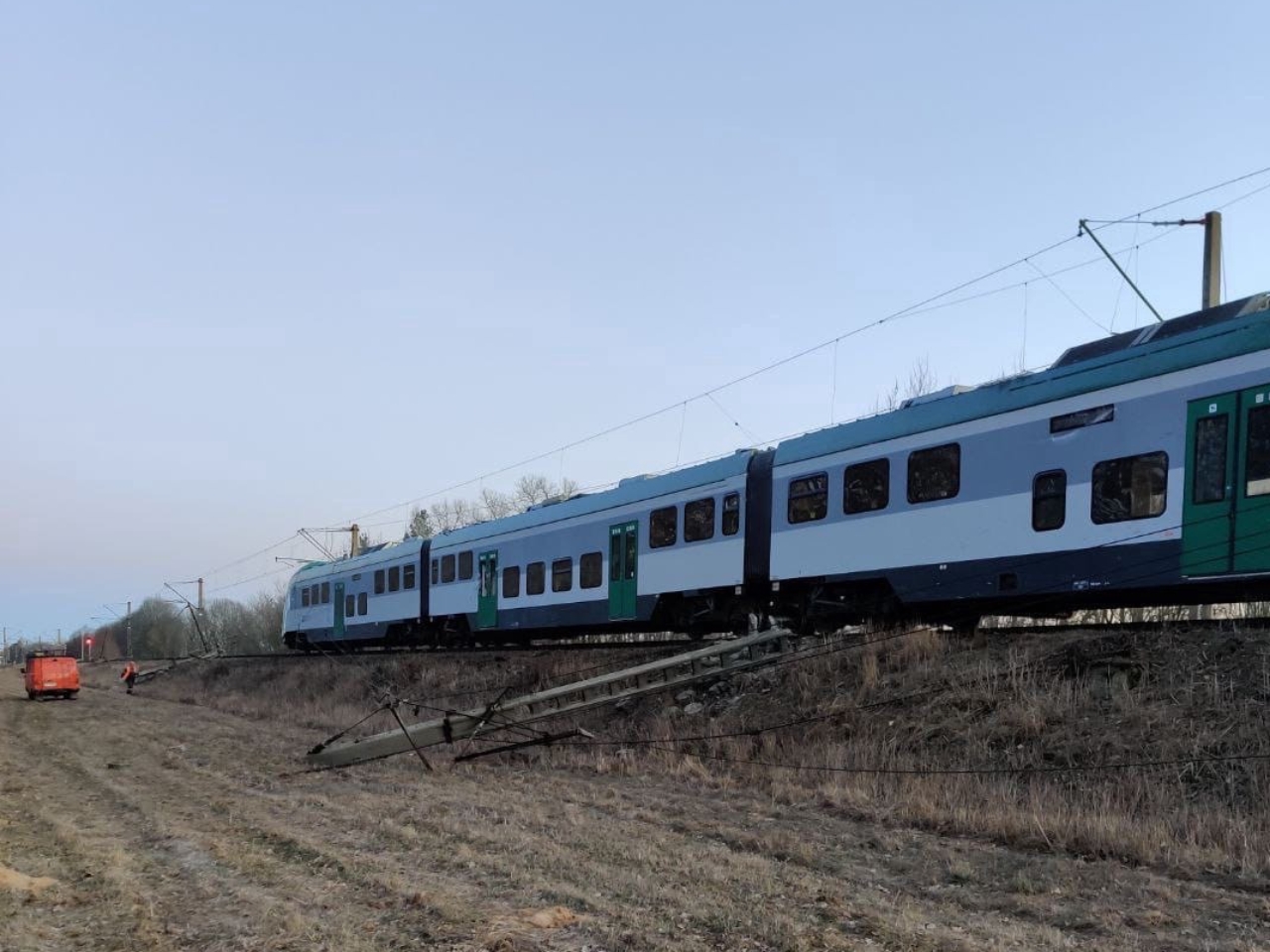 Поезд протаранил трактор с прицепом под Михановичами