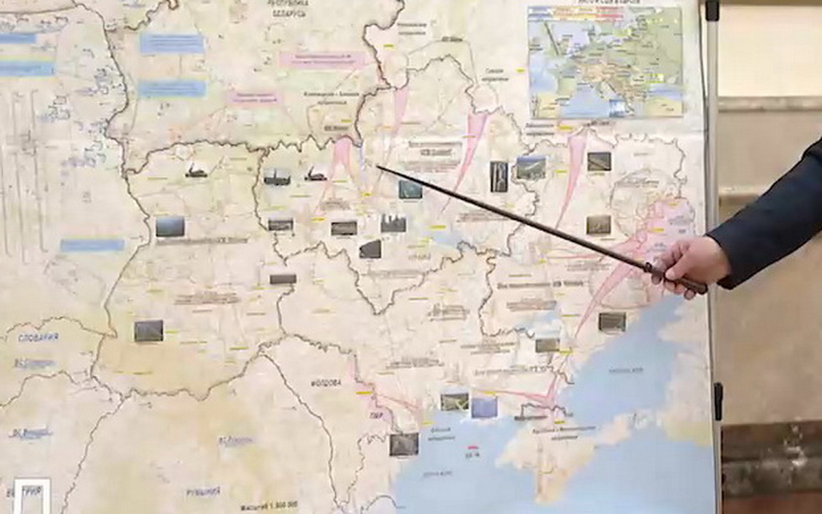 Лукашенко показал карту боевых действий в Украине с десантом в Одессе