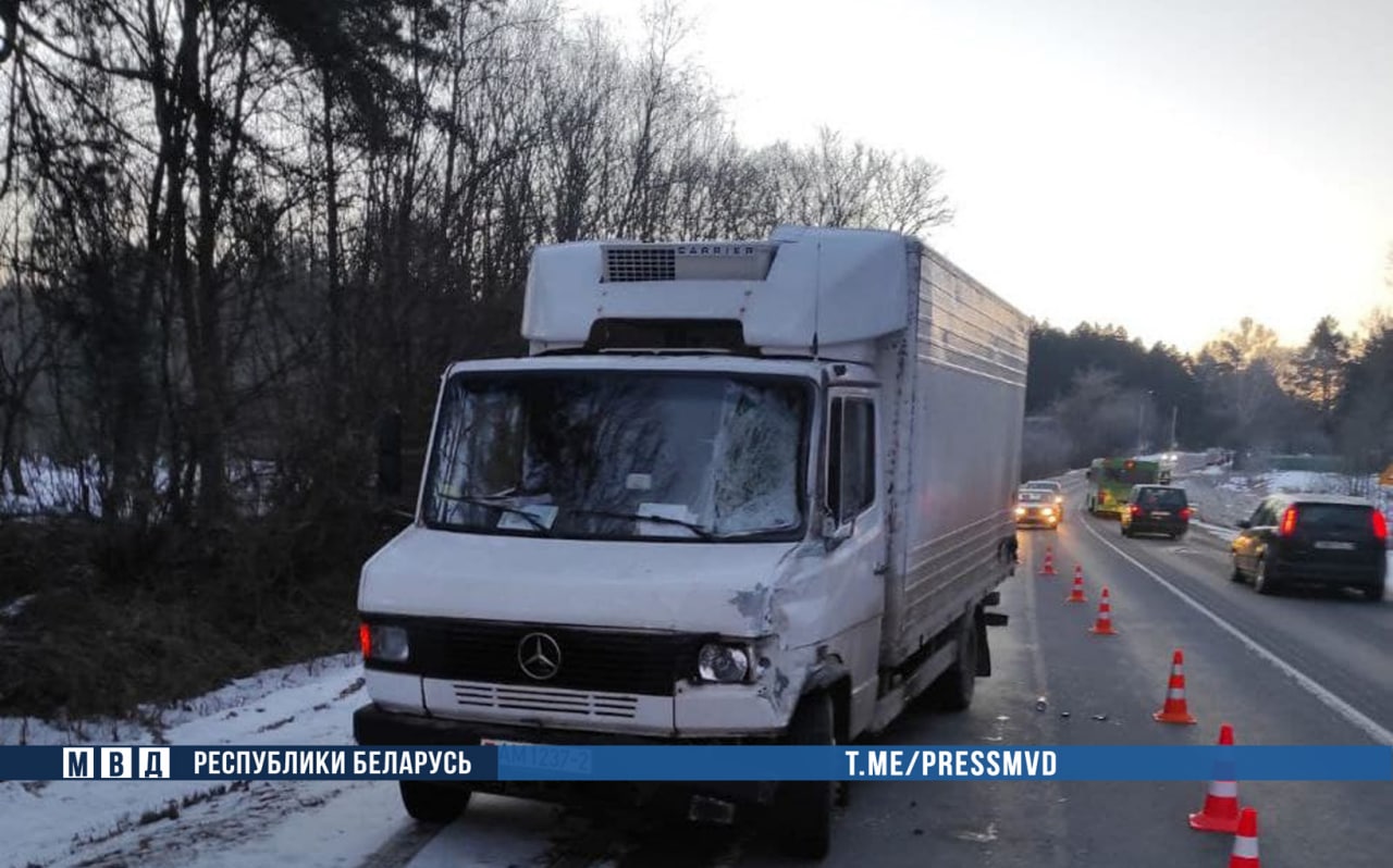 Пассажир маршрутки погиб в ДТП с грузовиком под Полоцком