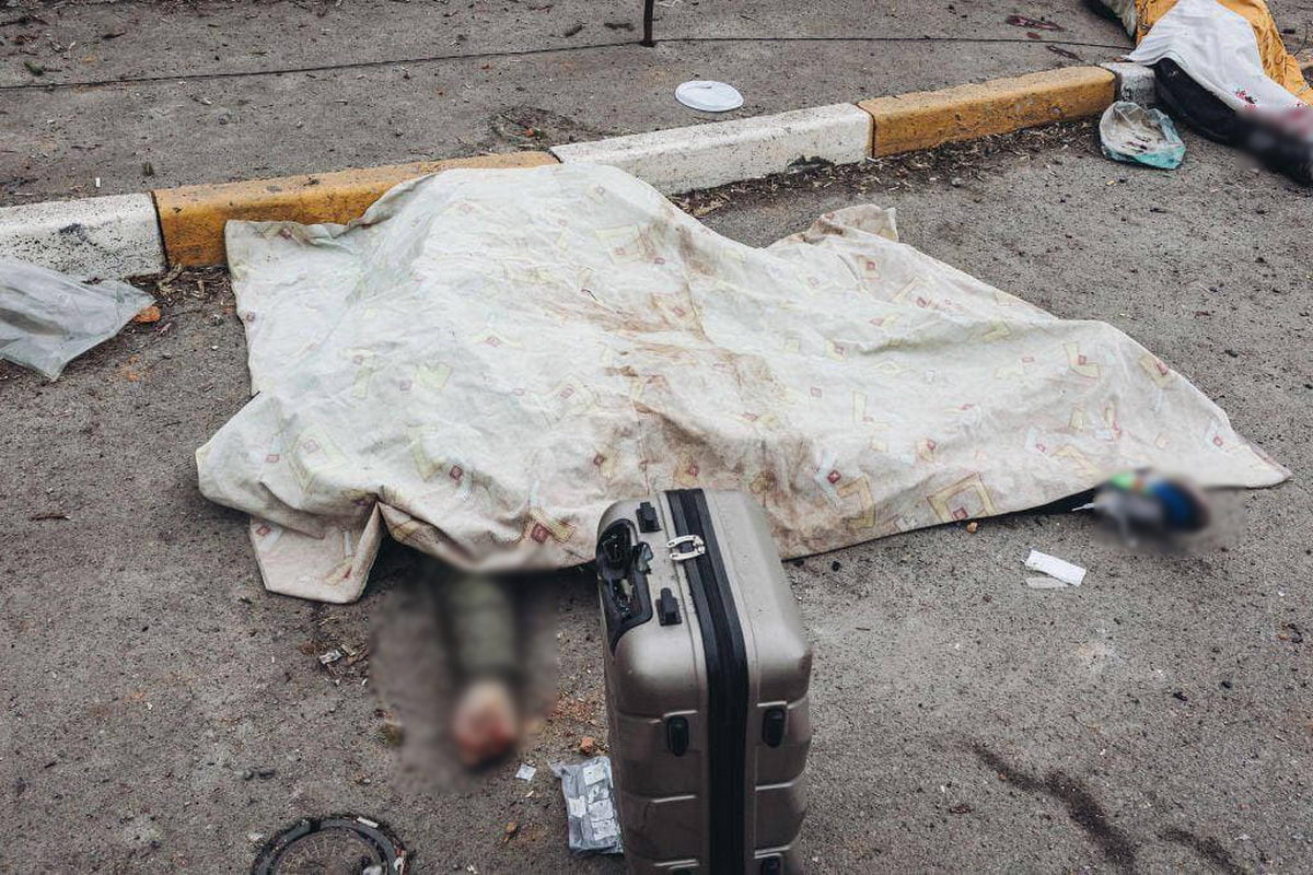 Российский снаряд убил всю семью во время эвакуации из Ирпеня