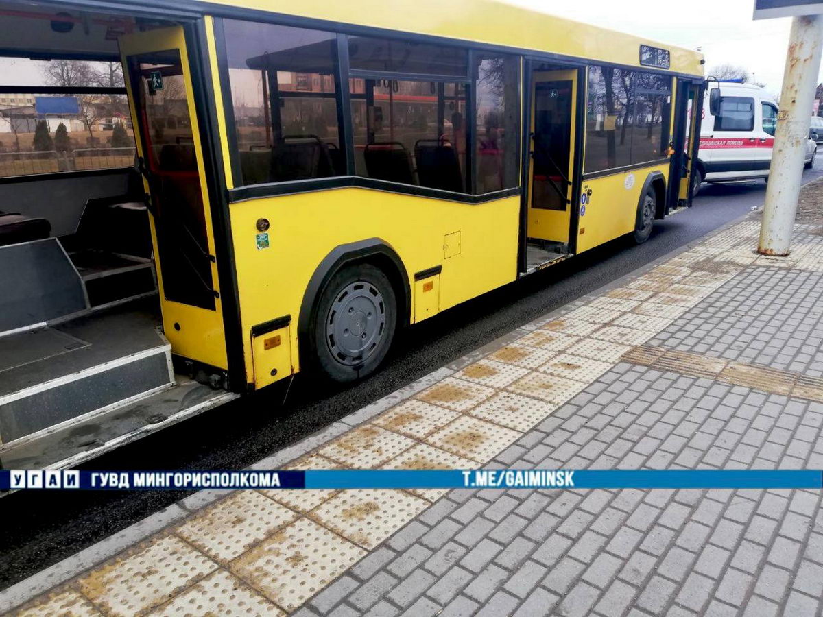 В Минске мужчину зажало дверями автобуса и протащило несколько метров