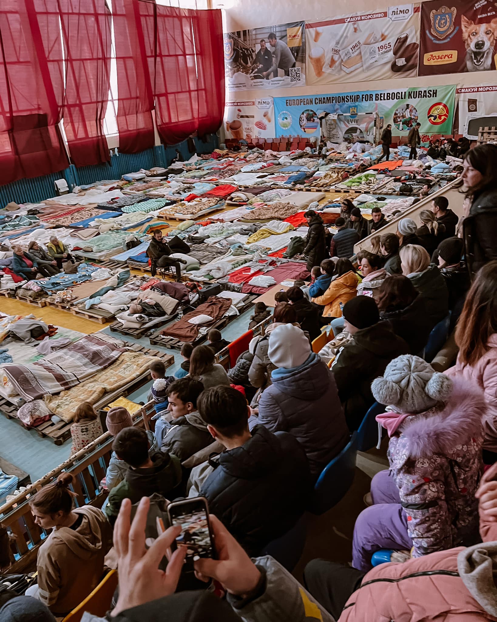 Святаслаў Вакарчук выступіў з канцэртам у львоўскім Цэнтры бежанцаў