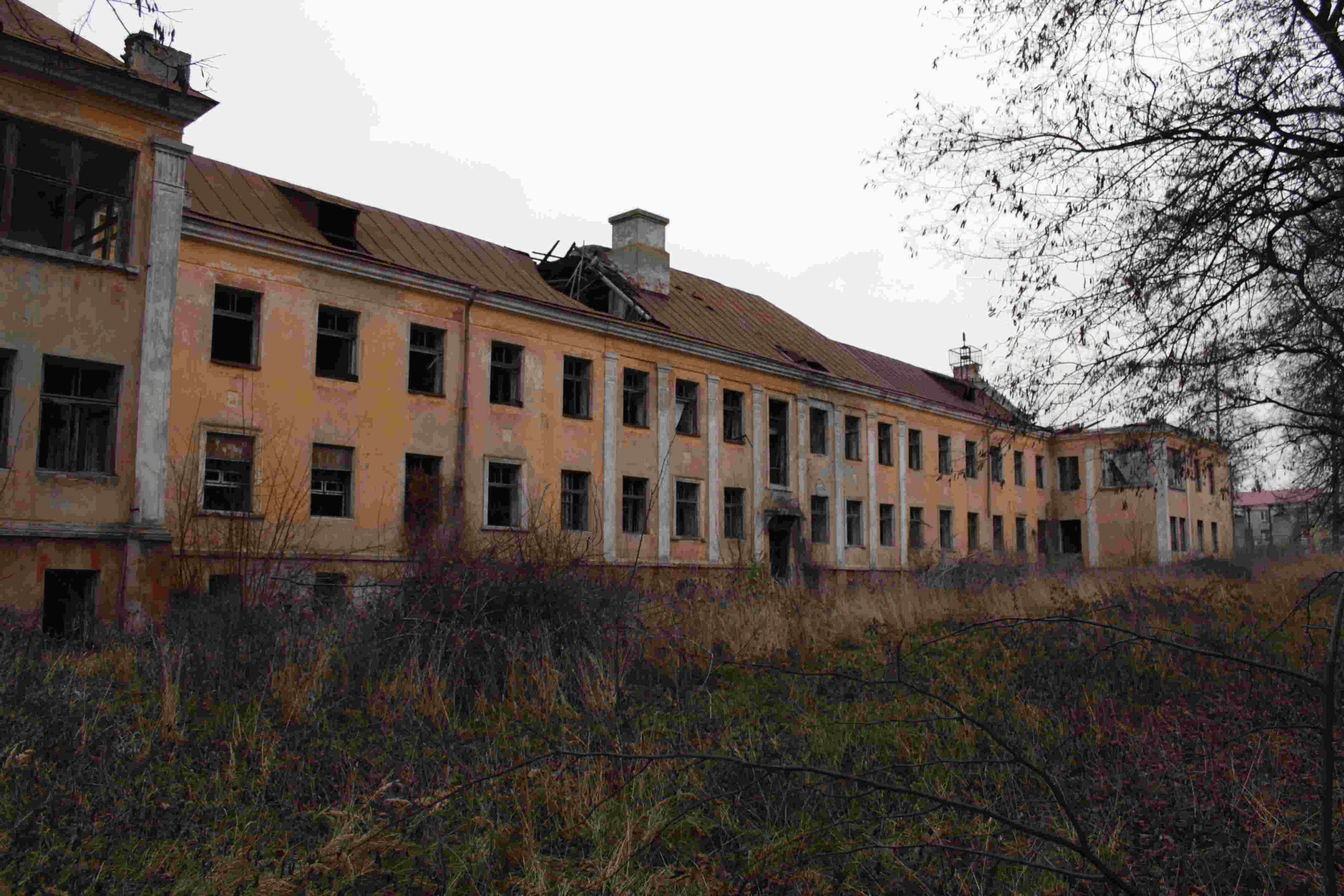 Заброшенное здание больницы в продают в Гомеле за 32 рубля