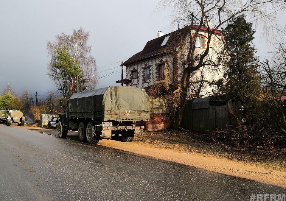 Солдаты из Владивостока нацепили красно-зеленый флаг и заблудились под Минском - фотофакт
