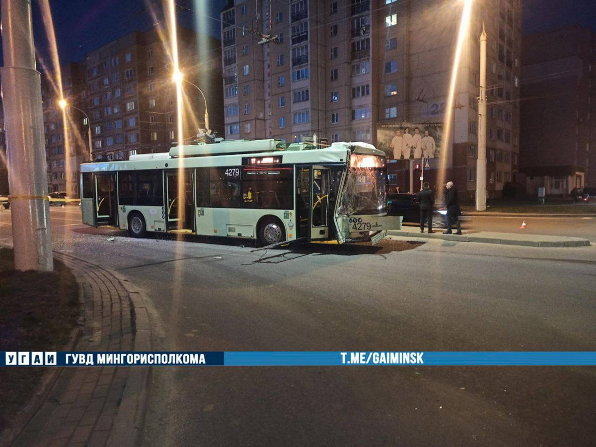 В Минске столкнулись два троллейбуса