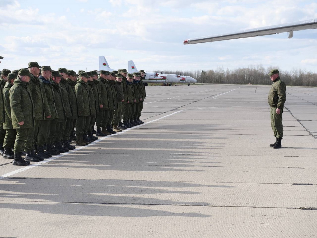 Беларусские танкисты вернулись с учений в России