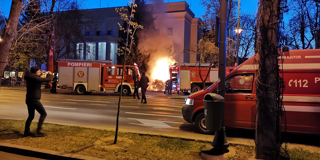 Легковой автомобиль врезался в забор российского посольства в Бухаресте
