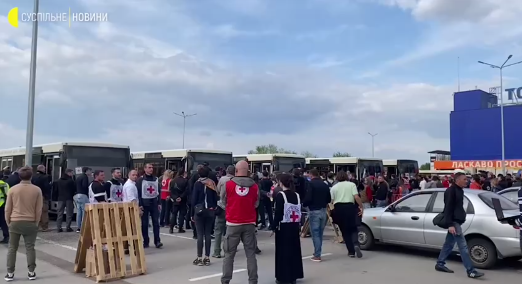 Эвакуированные с "Азовстали" прибыли в Запорожье