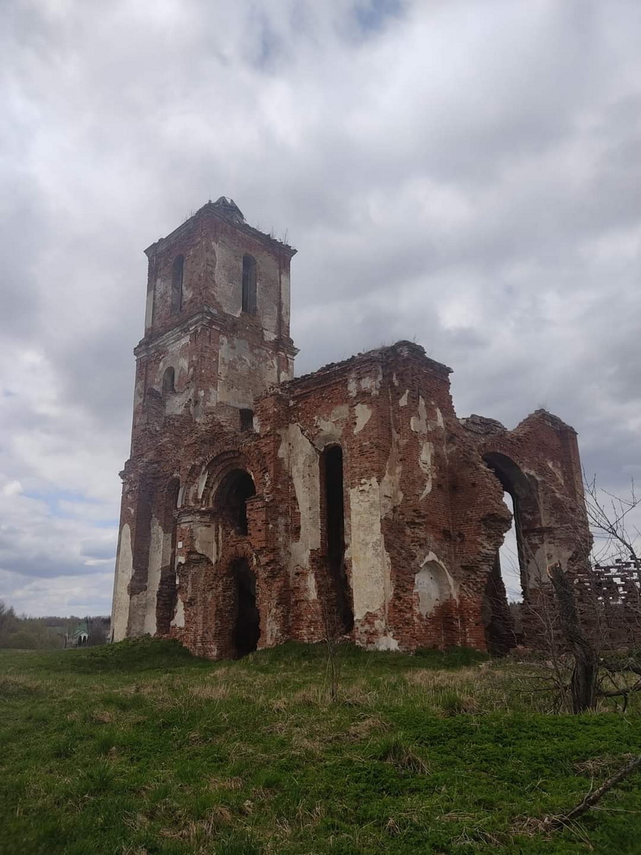 "Помнік архетэктуры" - табличку на руинах в Белой Церкви написали с тремя ошибками