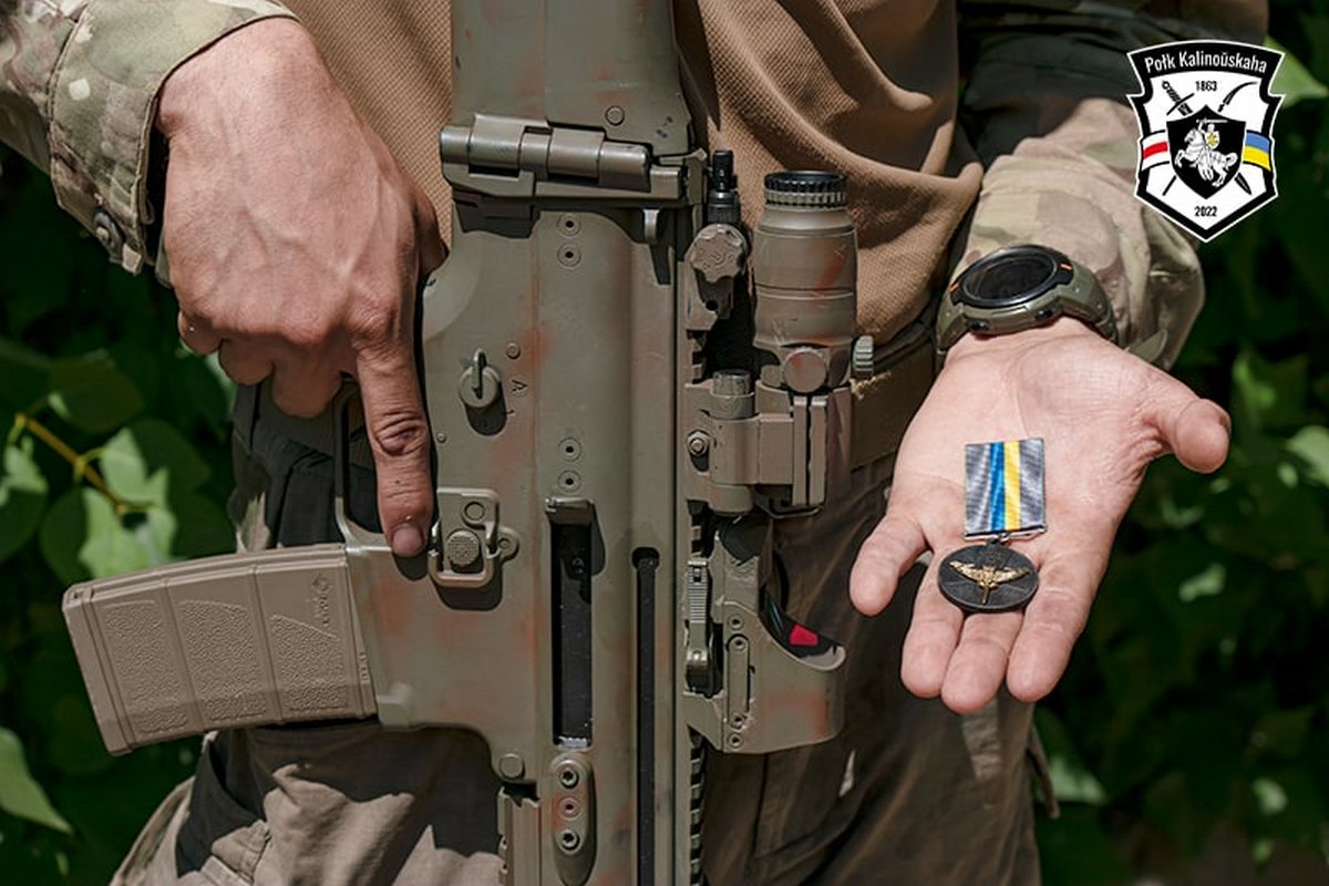 Бойцы полка Калиновского получили украинские госнаграды