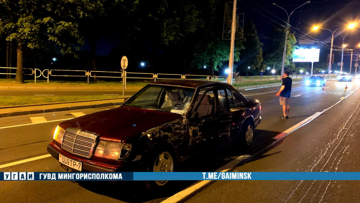 На проспекте Независимости в Минске столкнулись BMW и Mercedes