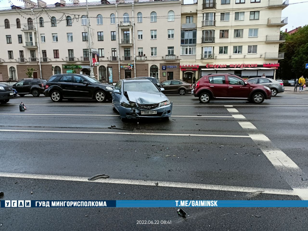 На проспекте Независимости в Минске столкнулись шесть автомобилей