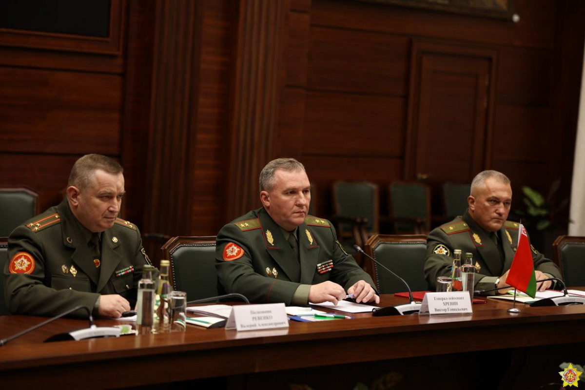 Хренин и Шойгу обсудили военно-техническое сотрудничество