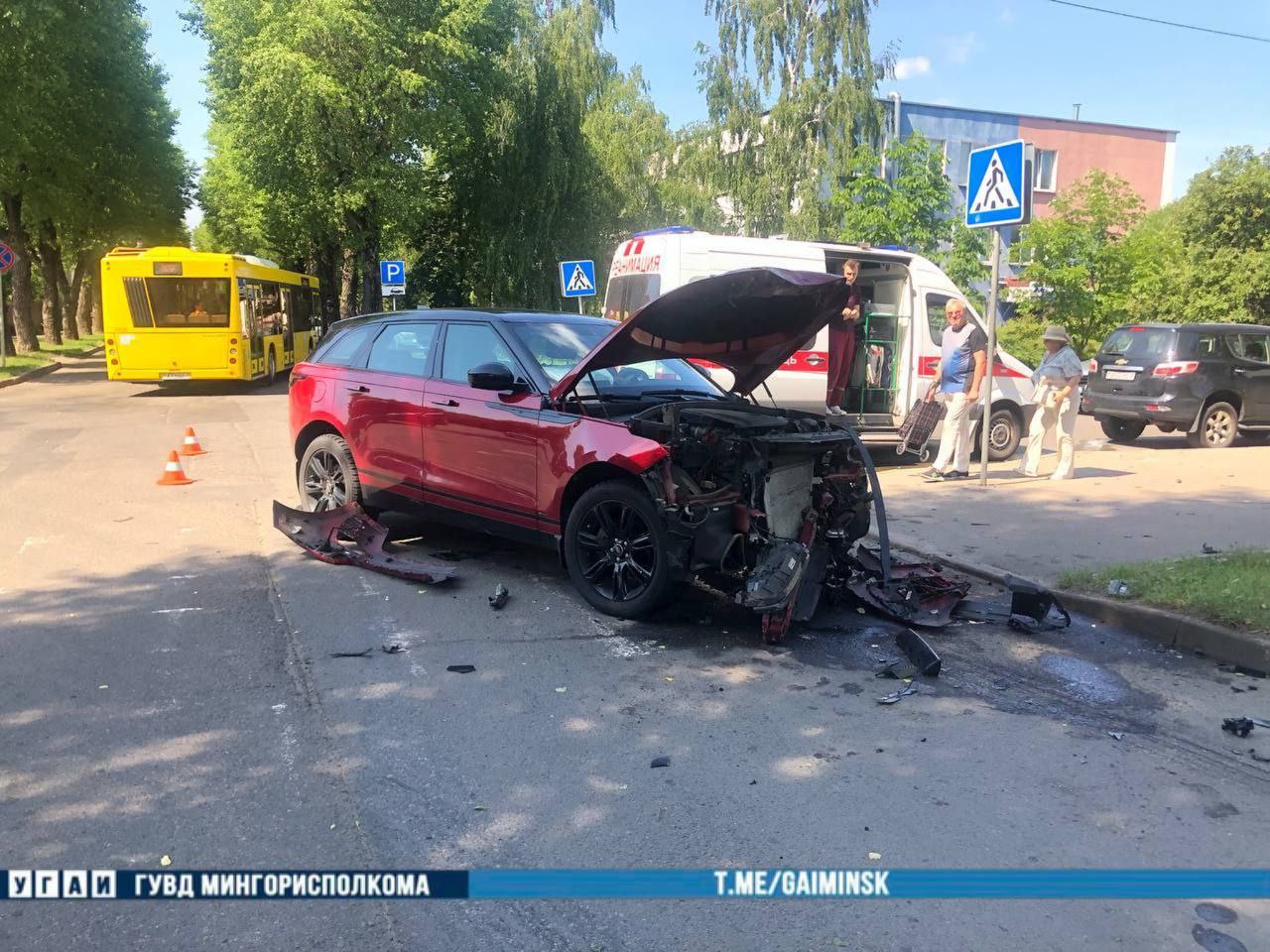 Land Rover перекувыркнулся в ДТП в Минске