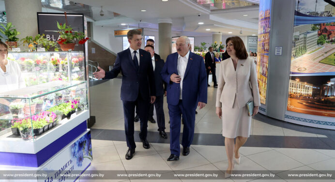 Лукашенко поручил превратить иранский «Магнит Минска» в беларусский торговый центр